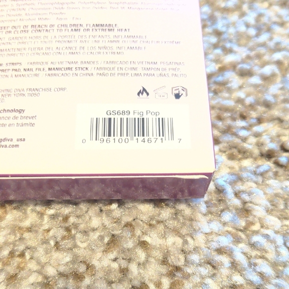 Dashing Diva Gloss Ultra Shine Gel Nail Strips in "Fig Pop" - Picture 4 of 7